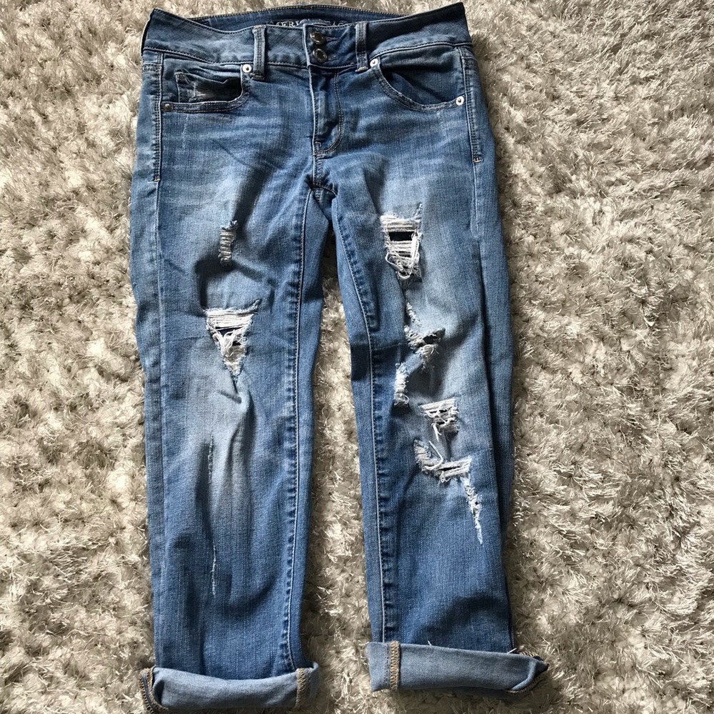 American Eagle Ripped Capris - Picture 2 of 3